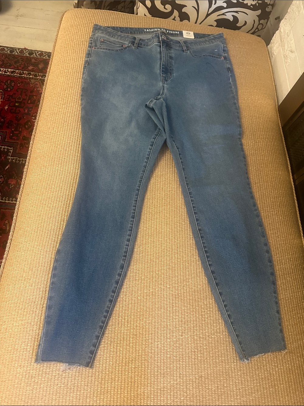 💜#72 Fashion to Figure Medium Blue Skinny Jeans